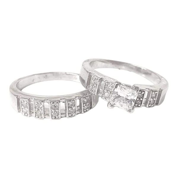 JACKET DE PLATA CON BAGUETTE CON SEPARACIONES Y ANILLO CON CIRCONIA CUADRADA EN EL CENTRO # 7 1-06001 2 JACKET DE PLATA CON BAGUETTE CON SEPARACIONES Y ANILLO CON CIRCONIA CUADRADA EN EL CENTRO # 7 1-06001