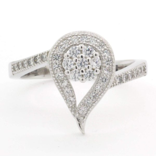 ANILLO DE CIRCONIAS CON FORMA DE GOTA TIENE UNA CIRCONIA EN EL CENTRO 1-06719 2 ANILLO DE CIRCONIAS CON FORMA DE GOTA TIENE UNA CIRCONIA EN EL CENTRO 1-06719