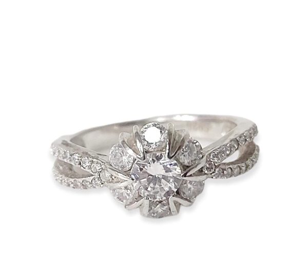 ANILLO EN FORMA DE FLOR CON CIRCONIAS BLANCAS 1-07775 2 ANILLO EN FORMA DE FLOR CON CIRCONIAS BLANCAS 1-07775