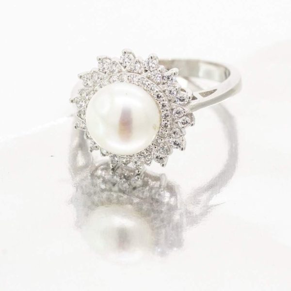 ANILLO DE PERLA DE RIO CON CIRCONIA BLANCAS FORMANDO UNA FLOR 1-10645 2 ANILLO DE PERLA DE RIO CON CIRCONIA BLANCAS FORMANDO UNA FLOR 1-10645