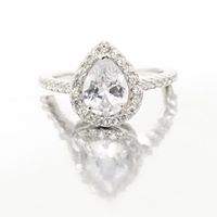 ANILLO PLATEADO DE GOTA CON CIRCONIAS AL REDEDOR 1-10865