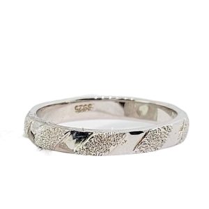 ARGOLLA DE DAMA DISEÑO FRANJAS DIAGONALES MATE Y BRILLANTE 1-11916