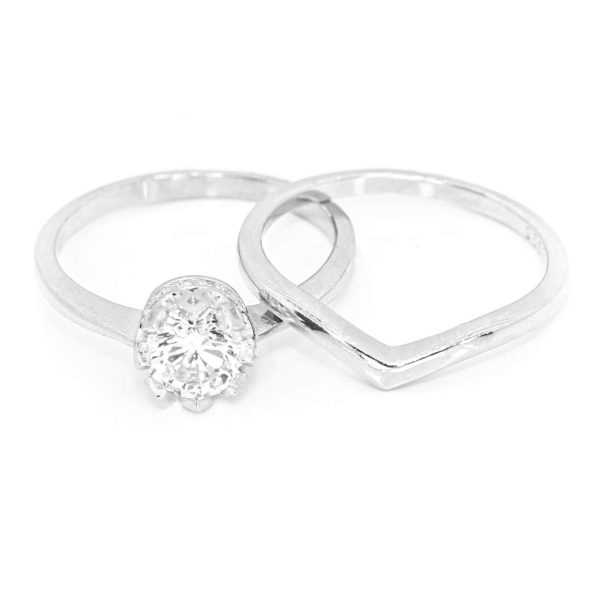 ANILLO JACKET CON CIRCONOIA REDONDA BLANCA EN MONTURA DE CORONITA CON ARGOLLA LISA 1-12454 2 ANILLO JACKET CON CIRCONOIA REDONDA BLANCA EN MONTURA DE CORONITA CON ARGOLLA LISA 1-12454