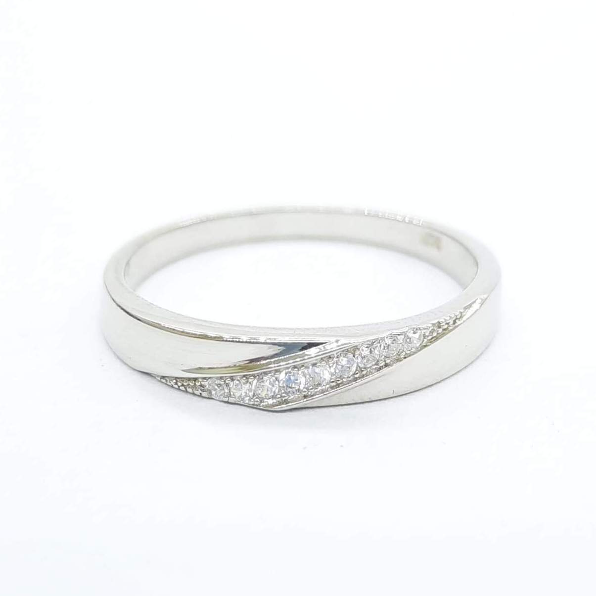 ARGOLLA PARA CABALLER0 CON UNA LINEA DE CIRCONIAS EN DIAGONAL 1-12473 2 ARGOLLA PARA CABALLER0 CON UNA LINEA DE CIRCONIAS EN DIAGONAL 1-12473