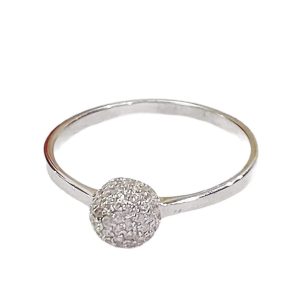 ANILLO LISO CON UNA BOLA DE FUEGO PEQUEÑA EN EL CENTRO CON MICRO CIRCONIA 1-09755