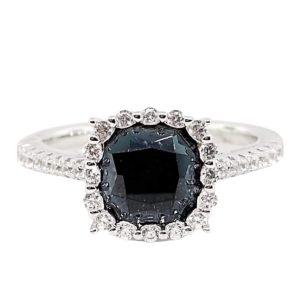 ANILLO CON MONTURA CUADRADA Y CIRCONIA NEGRA RODEADO CON CIRCONIAS BLANCAS 1-11701