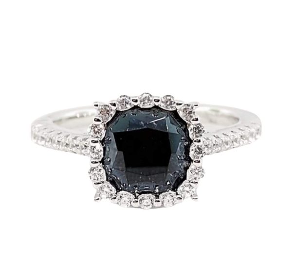 ANILLO CON MONTURA CUADRADA Y CIRCONIA NEGRA RODEADO CON CIRCONIAS BLANCAS 1-11701 2 ANILLO CON MONTURA CUADRADA Y CIRCONIA NEGRA RODEADO CON CIRCONIAS BLANCAS 1-11701