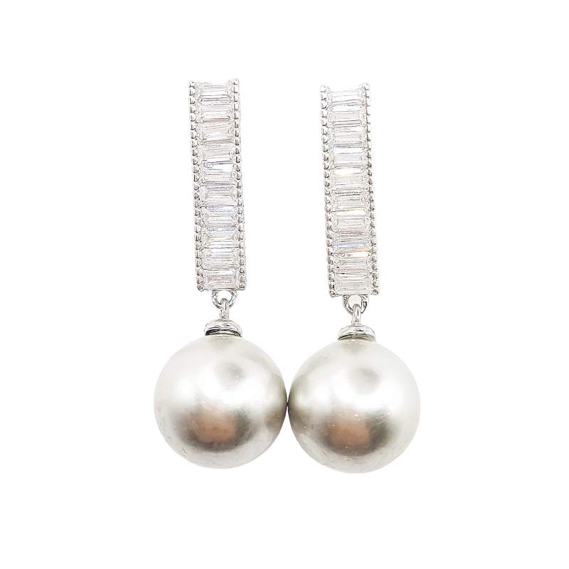 ARETES CON UNA BARRA DE BAGUETTES Y UNA PERLA GRIS COLGANTE 1-11721 2 ARETES CON UNA BARRA DE BAGUETTES Y UNA PERLA GRIS COLGANTE 1-11721