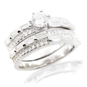 ANILLO DE COMPROMISO Y ARGOLLA CON UNA FILA DE BAGUETTES Y UNA DE MiCRO CIRcOnIA 1-09231