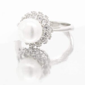 ANILLO DE PERLA DE RIO CON CIRCONIA BLANCA FORMANDO UNA CORONA ALREDEDOR 1-10643