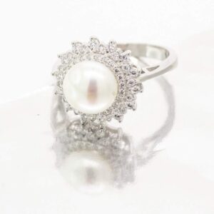 ANILLO DE PERLA DE RIO CON CIRCONIA BLANCAS FORMANDO UNA FLOR 1-10645