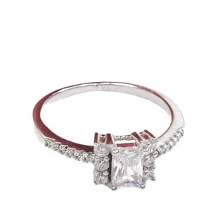 ANILLO CON CIRCONIA BLANCA CUADRADA Y 3 CIRCONIAS DE CADA LADO 1-10168